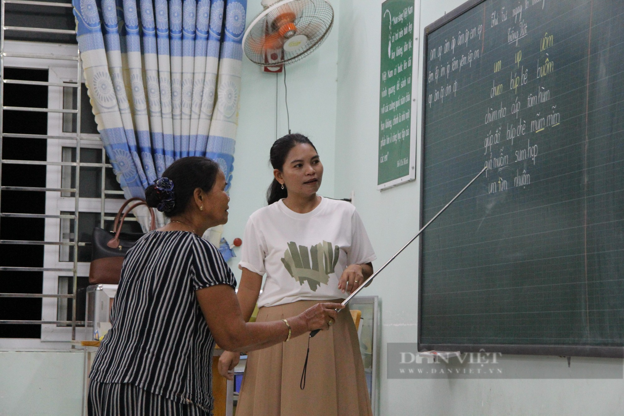 Những học sinh đặc biệt của lớp học xóa mù chữ ở làng Chăm Phước Nhơn ở Ninh Thuận - Ảnh 3.