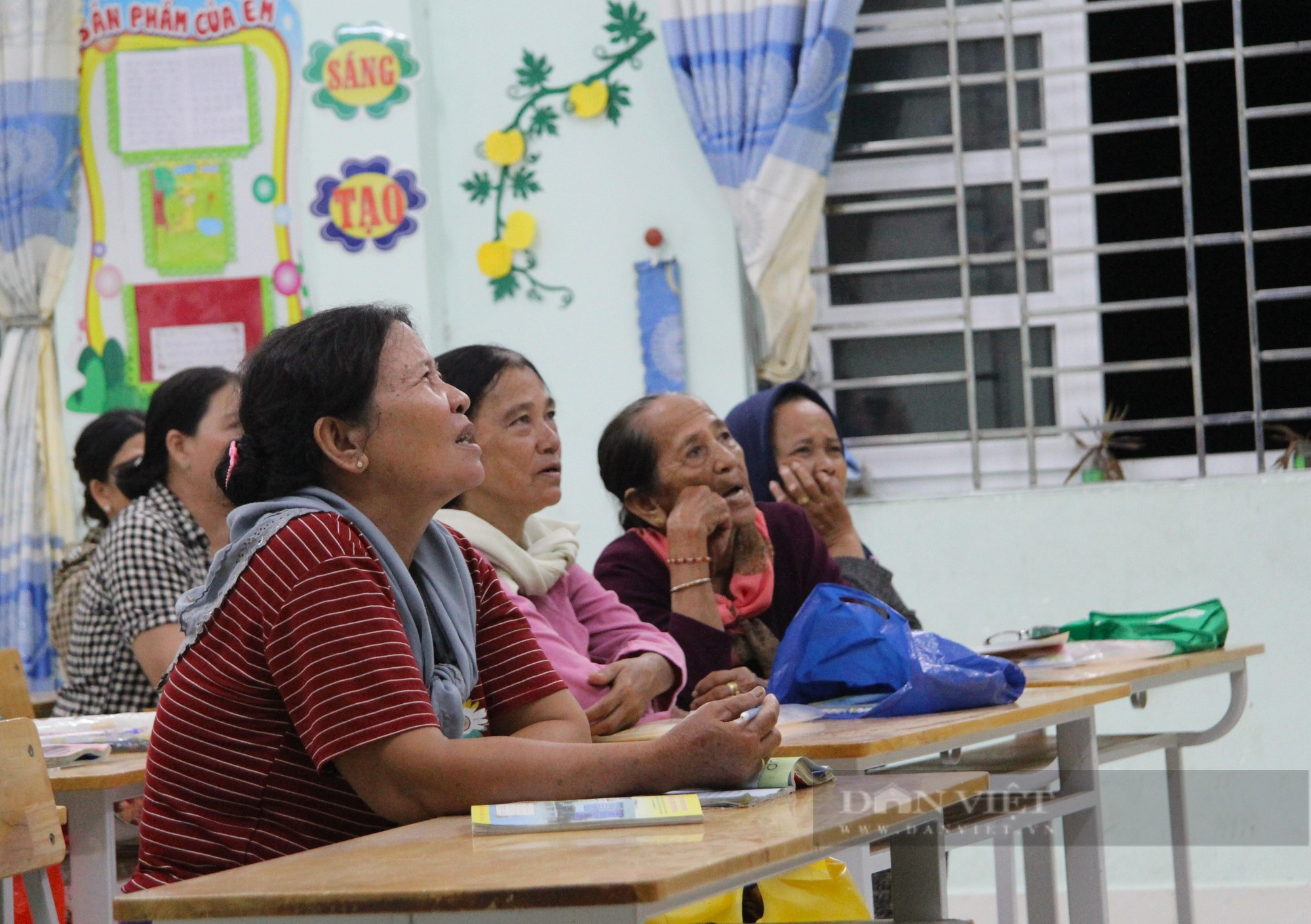 Những học sinh đặc biệt của lớp học xóa mù chữ ở làng Chăm Phước Nhơn ở Ninh Thuận - Ảnh 5.