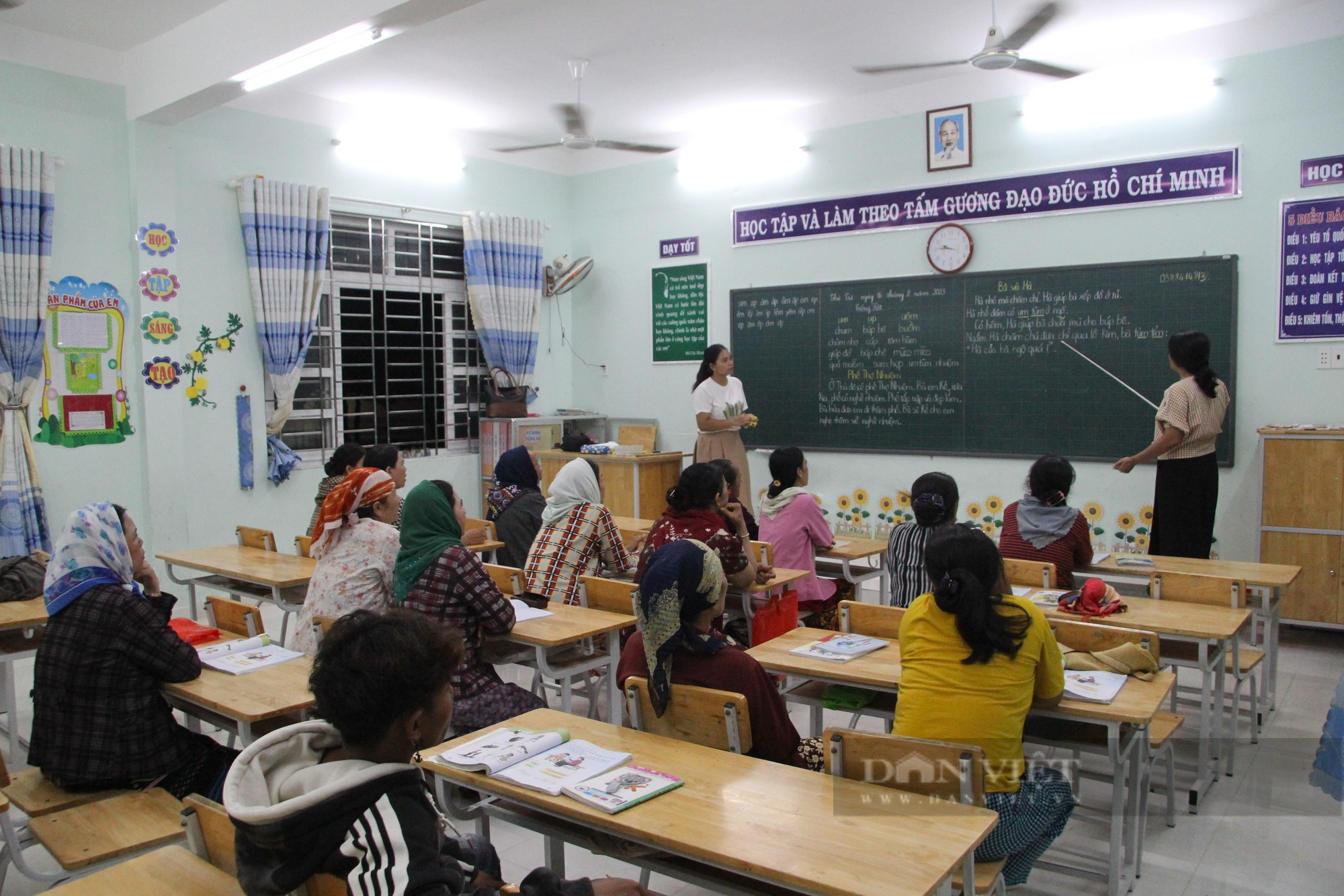 Những học sinh đặc biệt của lớp học xóa mù chữ ở làng Chăm Phước Nhơn ở Ninh Thuận - Ảnh 7.