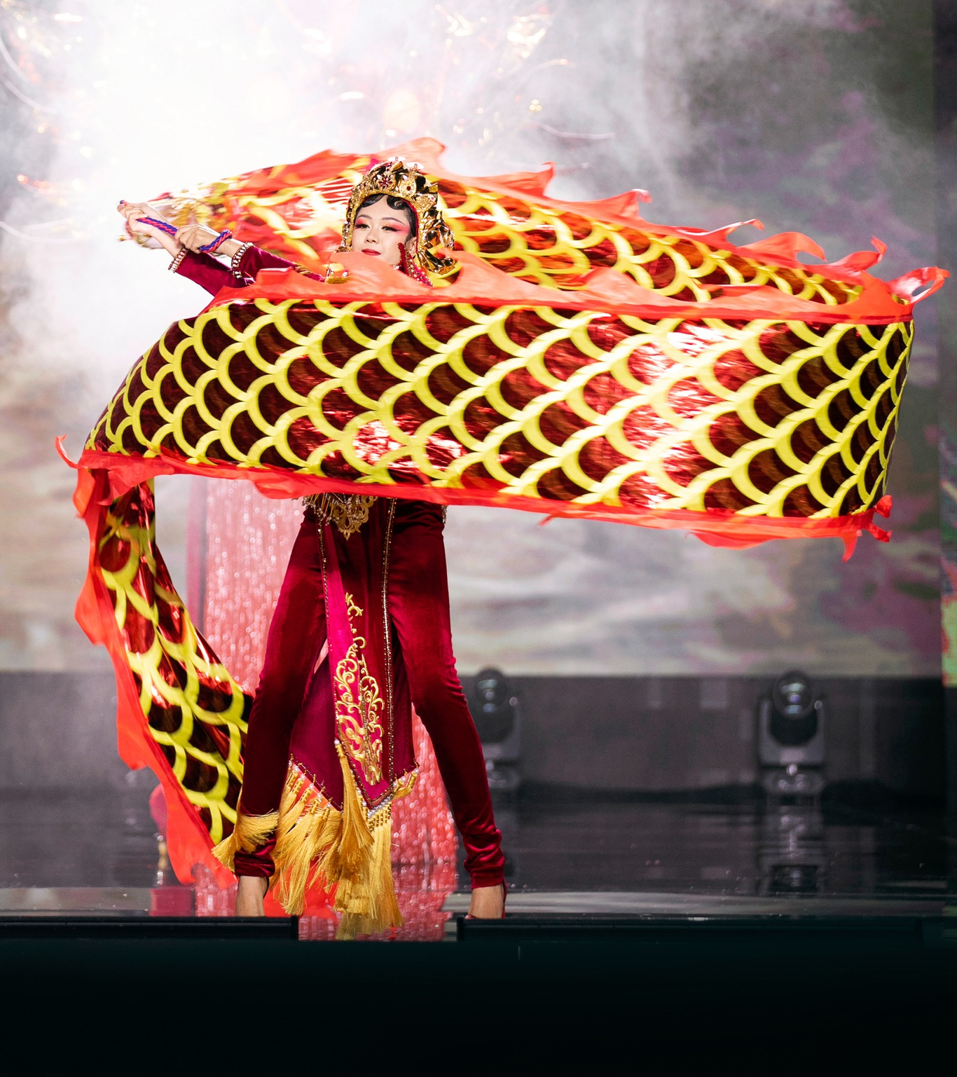 Phần thi trang phục dân tộc Miss Grand Vietnam 2023: Đỗ Thị Hà, Á hậu Đào Thị Hiền nổi bật nhất? - Ảnh 13.