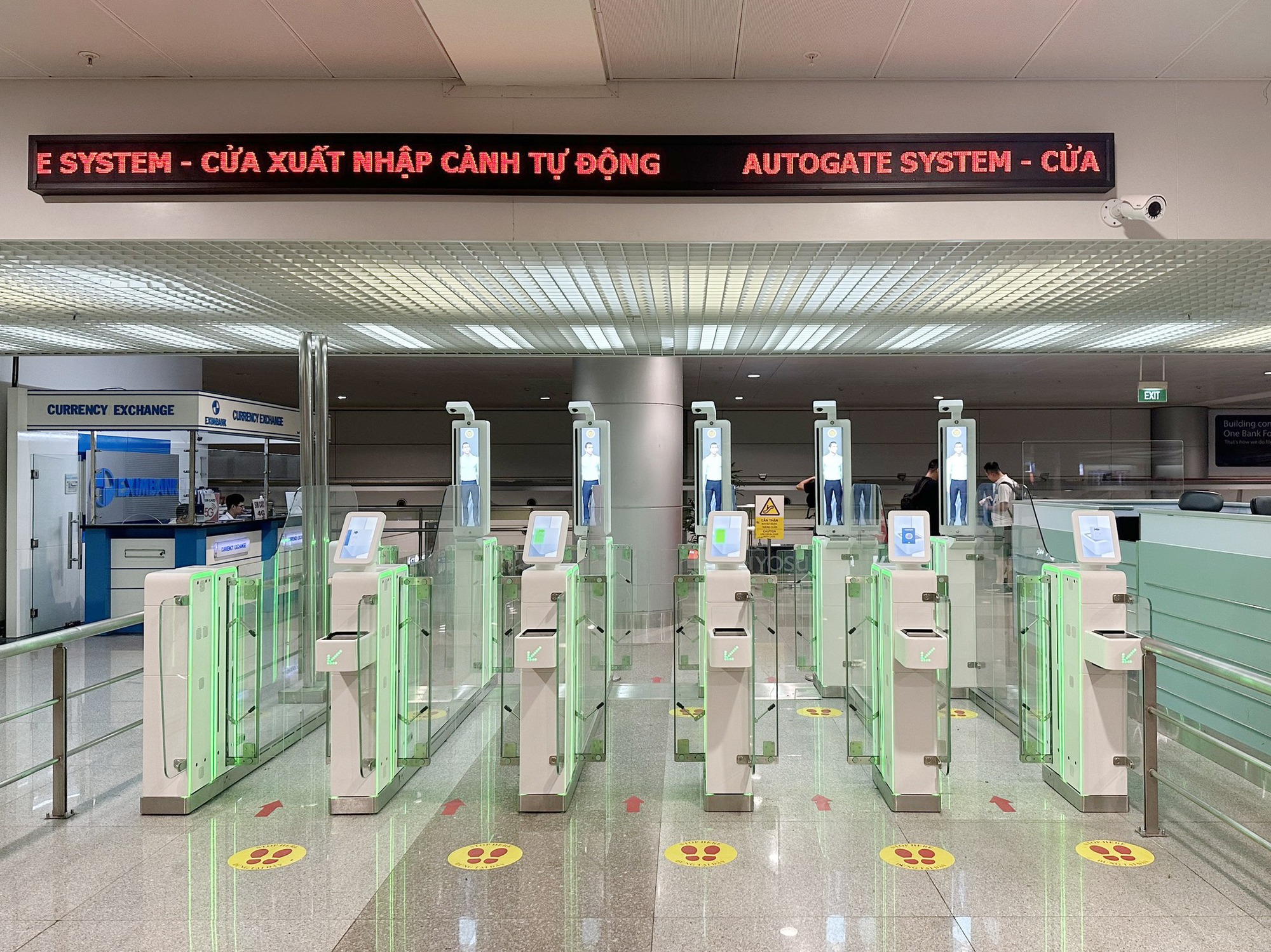 5 sân bay mới áp dụng hệ thống cổng kiểm soát tự động, hành khách khi xuất/nhập cảnh cần lưu ý gì? - Ảnh 1.