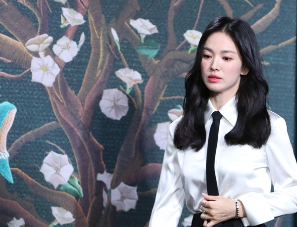 Song Hye Kyo: &quot;Diễn viên càng già đóng phim càng khó&quot; - Ảnh 1.