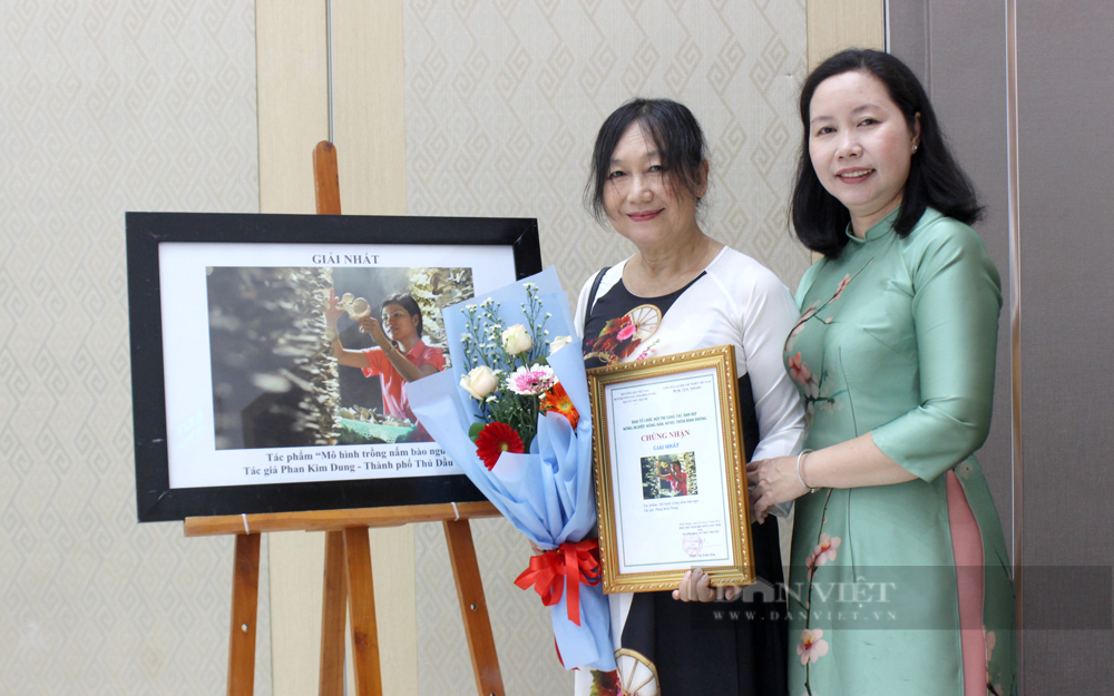 Giải nhất Hội thi thuộc về tác giả Phan Kim Dung – Thành phố Thủ Dầu Một với tác phẩm Mô hình trồng nấm bào ngư. Ảnh: Nguyên Vỹ