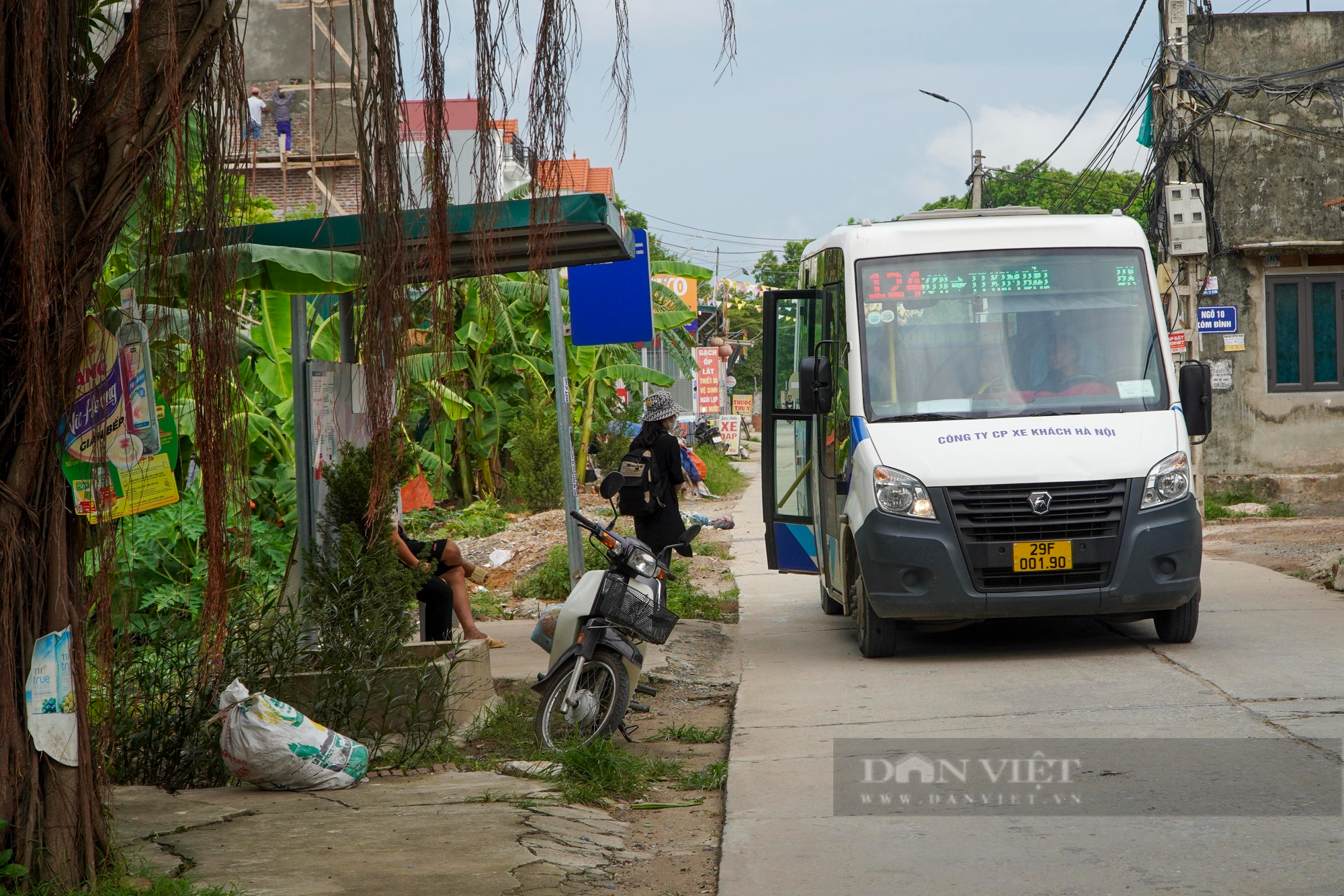 Cựu chiến binh tự dựng hàng chục nhà chờ xe buýt ở ngoại thành Hà Nội - Ảnh 8.