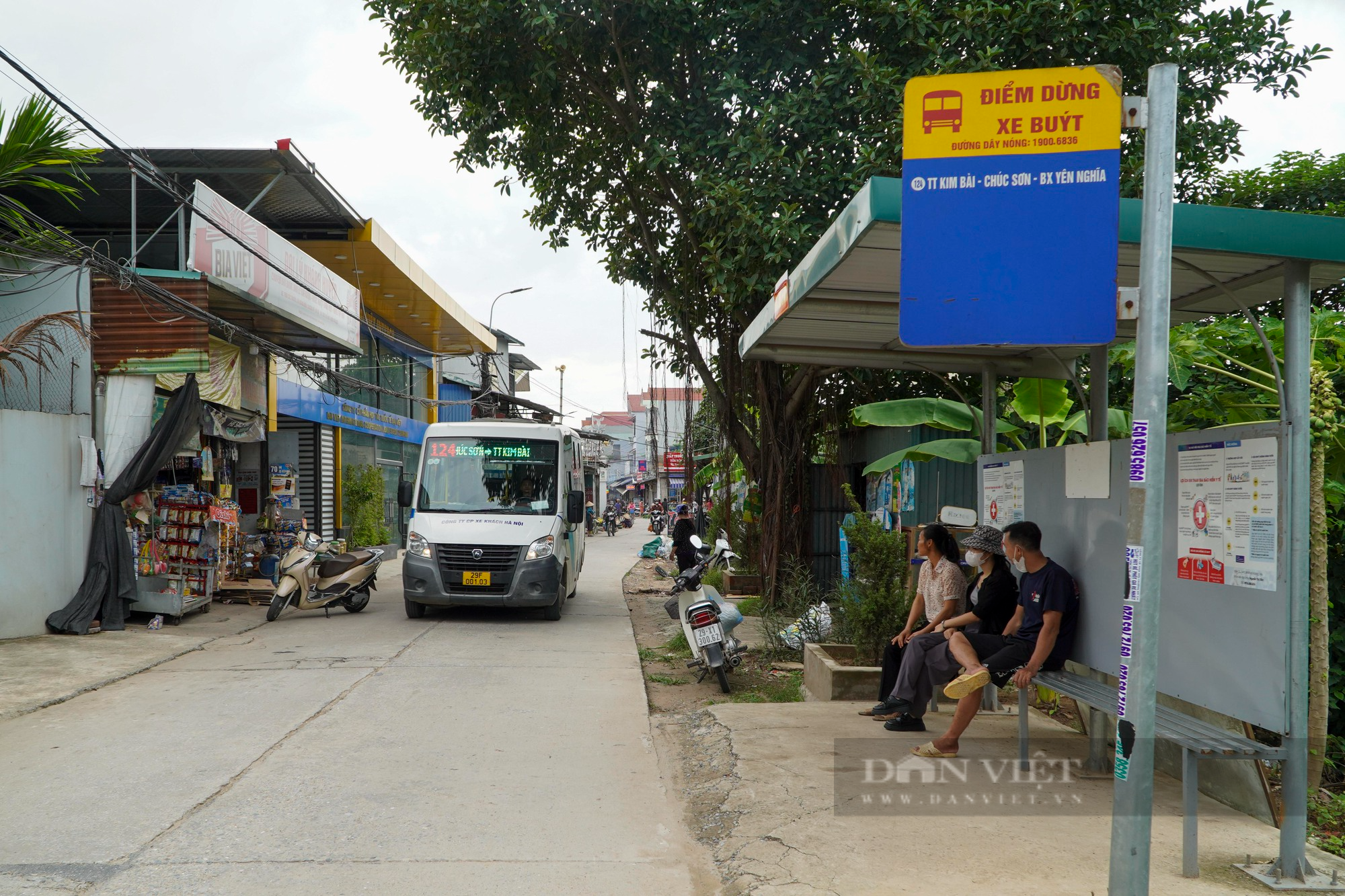 Cựu chiến binh tự dựng hàng chục nhà chờ xe buýt ở ngoại thành Hà Nội - Ảnh 10.