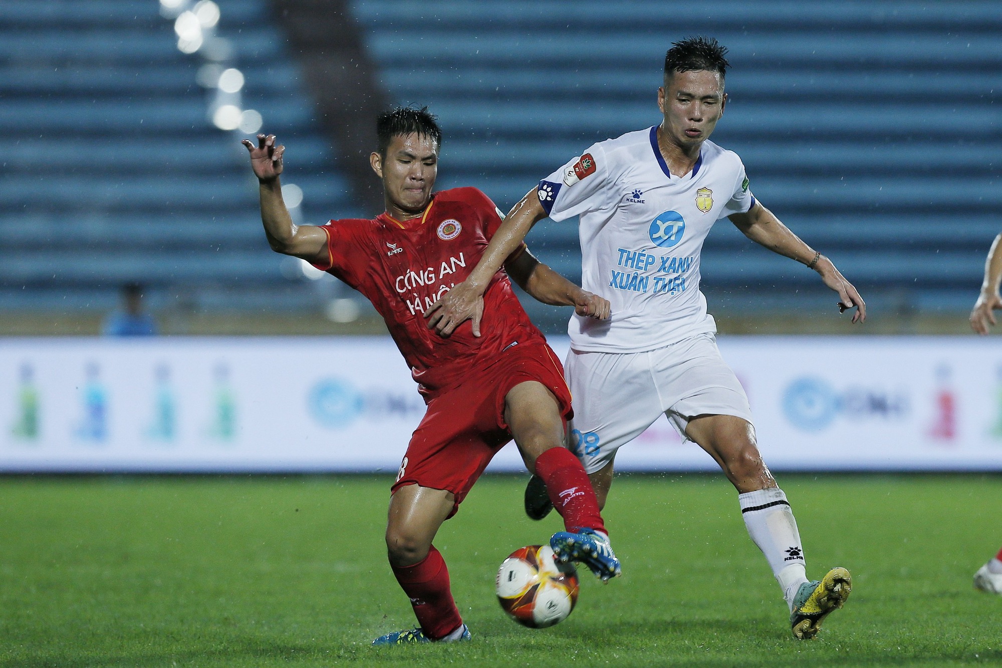CLB CAHN thắng Nam Định FC nghẹt thở phút bù giờ cuối cùng - Ảnh 4.