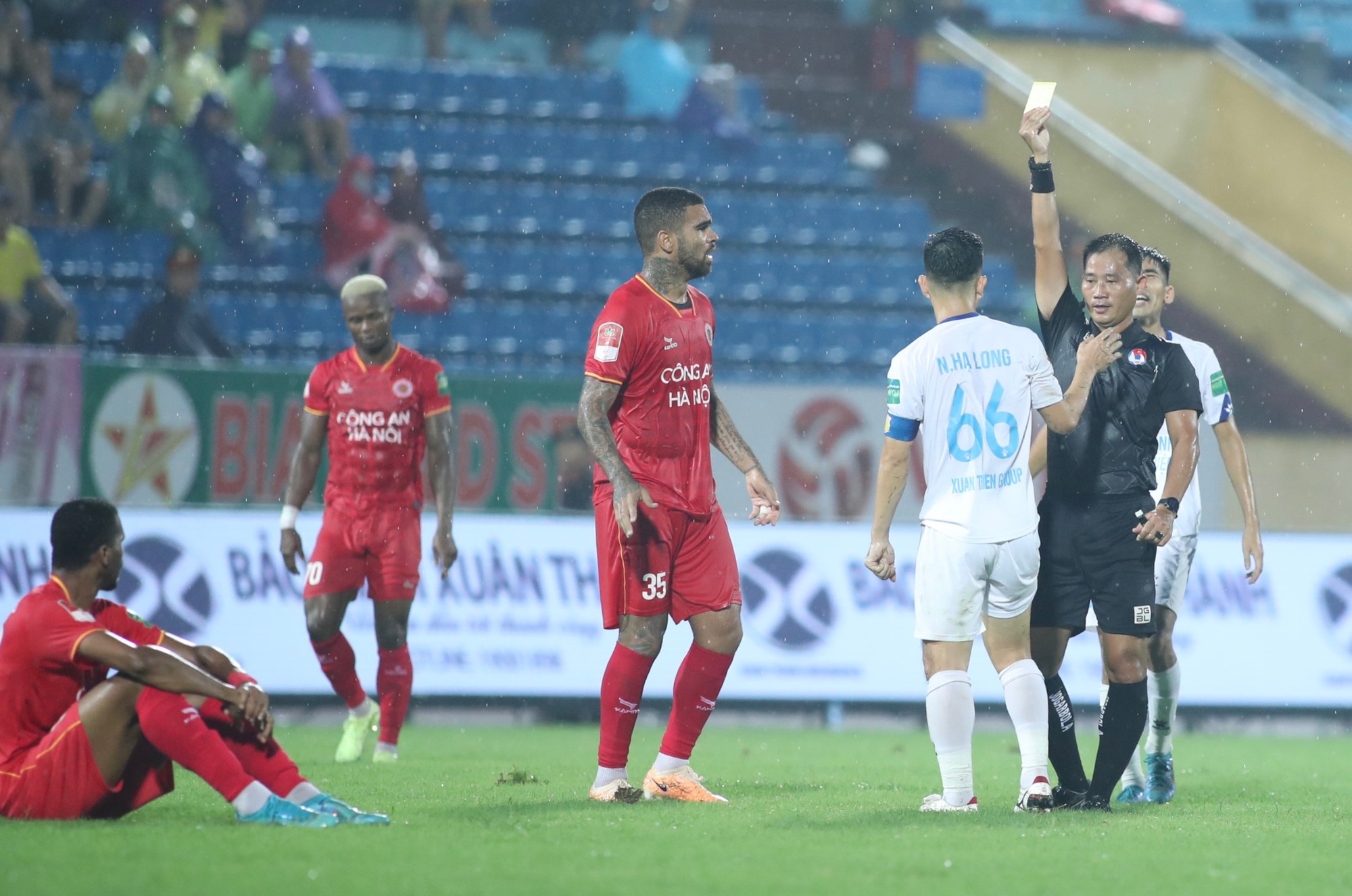 CLB CAHN thắng Nam Định FC nghẹt thở phút bù giờ cuối cùng - Ảnh 3.