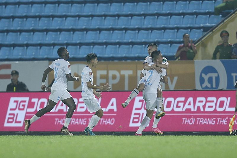 CLB CAHN thắng Nam Định FC nghẹt thở phút bù giờ cuối cùng - Ảnh 5.