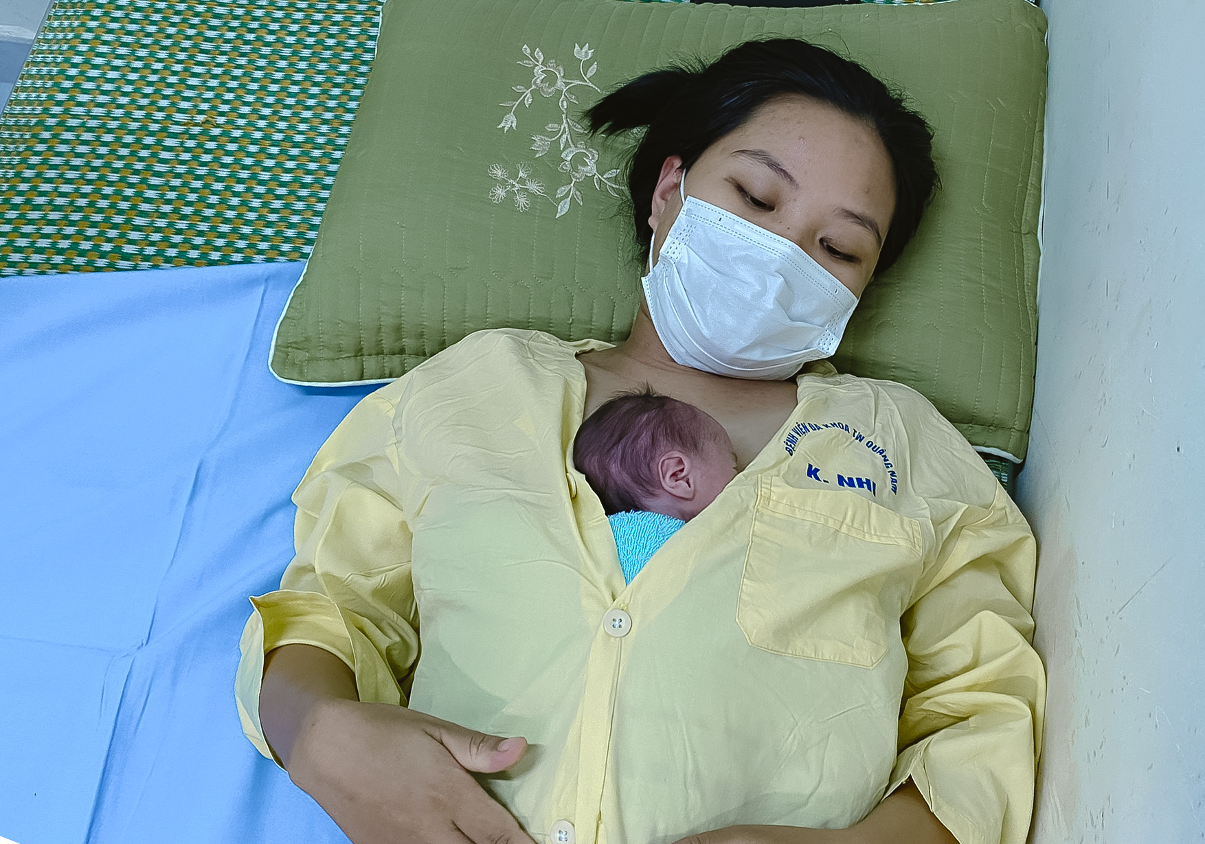 Quảng Nam: Kỳ tích 22 ngày cứu cháu bé sinh non chỉ 1kg - Ảnh 3.
