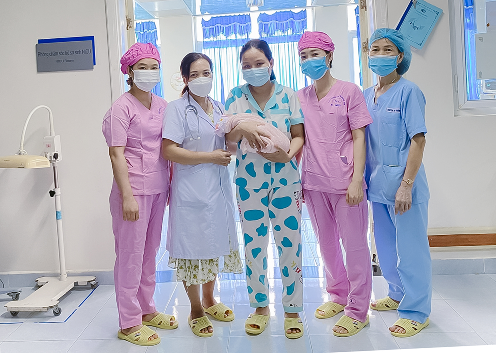 Quảng Nam: Kỳ tích 22 ngày cứu cháu bé sinh non chỉ 1kg - Ảnh 1.