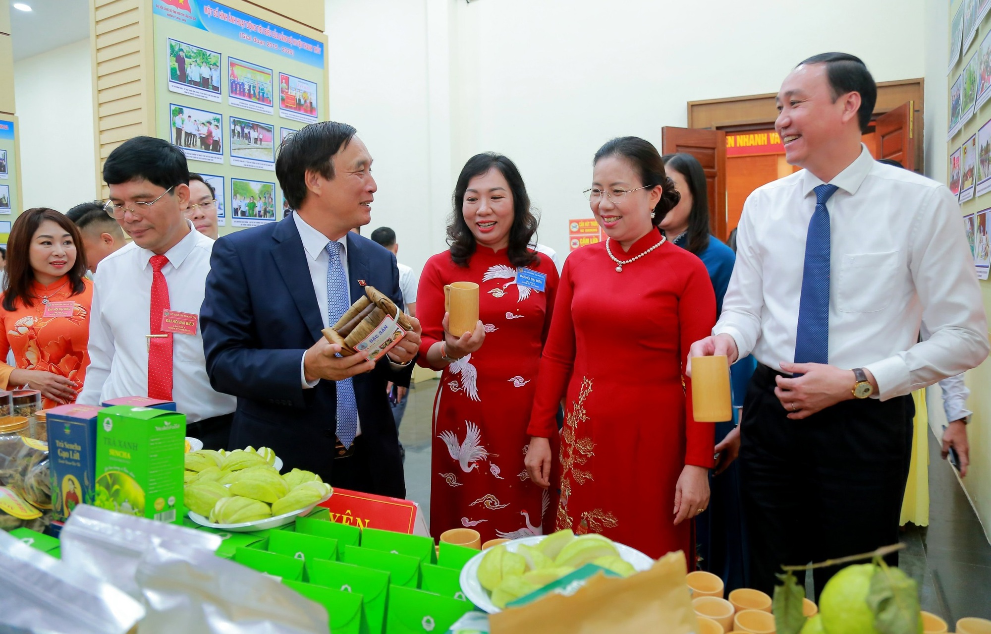 Phó Chủ tịch Hội NDVN Bùi Thị Thơm: Phú Thọ đi đầu kết nạp hội viên mới là nhà khoa học, sinh viên - Ảnh 3.