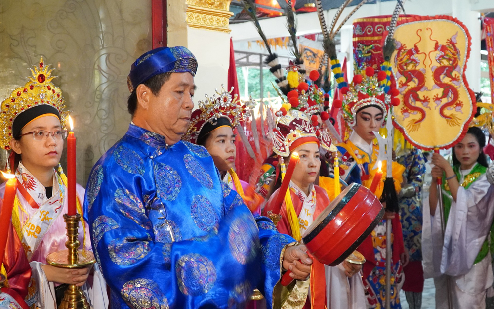 Lễ hội Kỳ yên đình Dĩ An được tổ chức vào tháng 11 âm lịch, có quy mô lớn, kéo dài trong 4 ngày và trải qua 22 nghi thức cúng tế. Ảnh: VOD