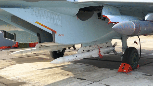 Sức mạnh tiêm kích Su-35, loại máy bay Triều Tiên dự định mua của Nga - Ảnh 11.