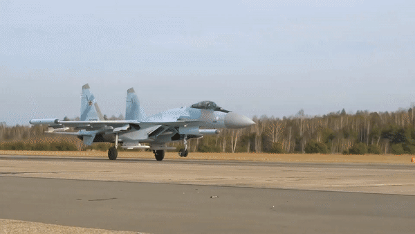 Sức mạnh tiêm kích Su-35, loại máy bay Triều Tiên dự định mua của Nga - Ảnh 14.
