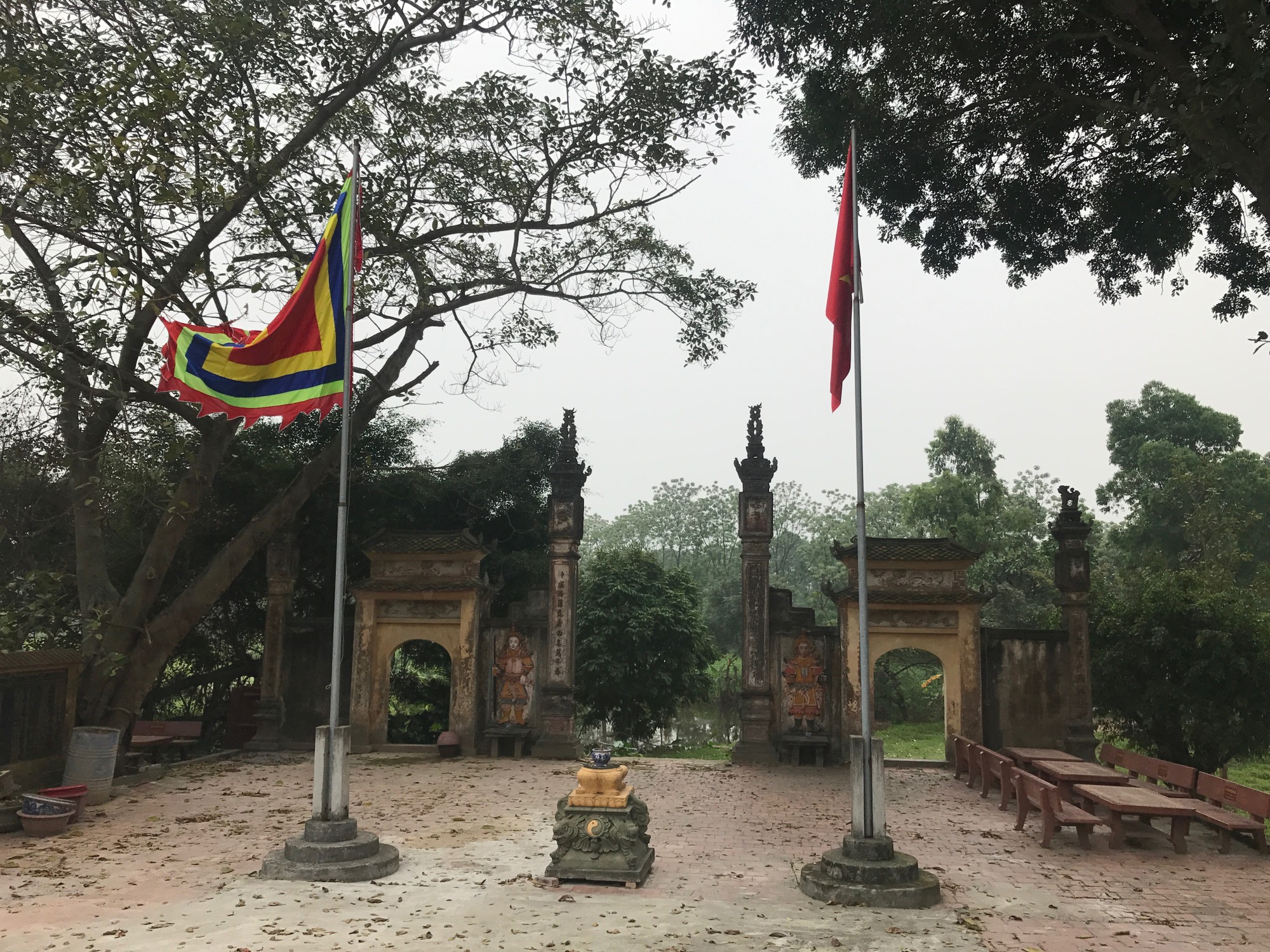 Đây là ngôi đền cổ ở Bắc Ninh-nơi ra đời của bài thơ Thần, bản Tuyên ngôn độc lập đầu tiên của Việt Nam - Ảnh 4.