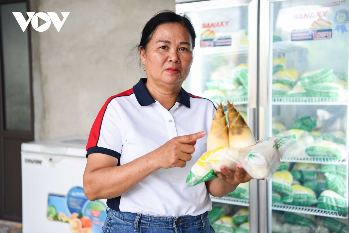 Măng tre thu tới đâu, nhà hàng thương lái 'hốt' hết, dân ở đây thu đều tay hàng triệu đồng/ngày - Ảnh 4.