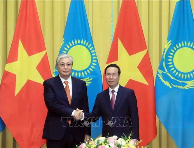 Chủ tịch nước hội đàm với Tổng thống Kazakhstan: Thúc đẩy sớm đạt 1,5 tỉ USD kim ngạch thương mại - Ảnh 1.