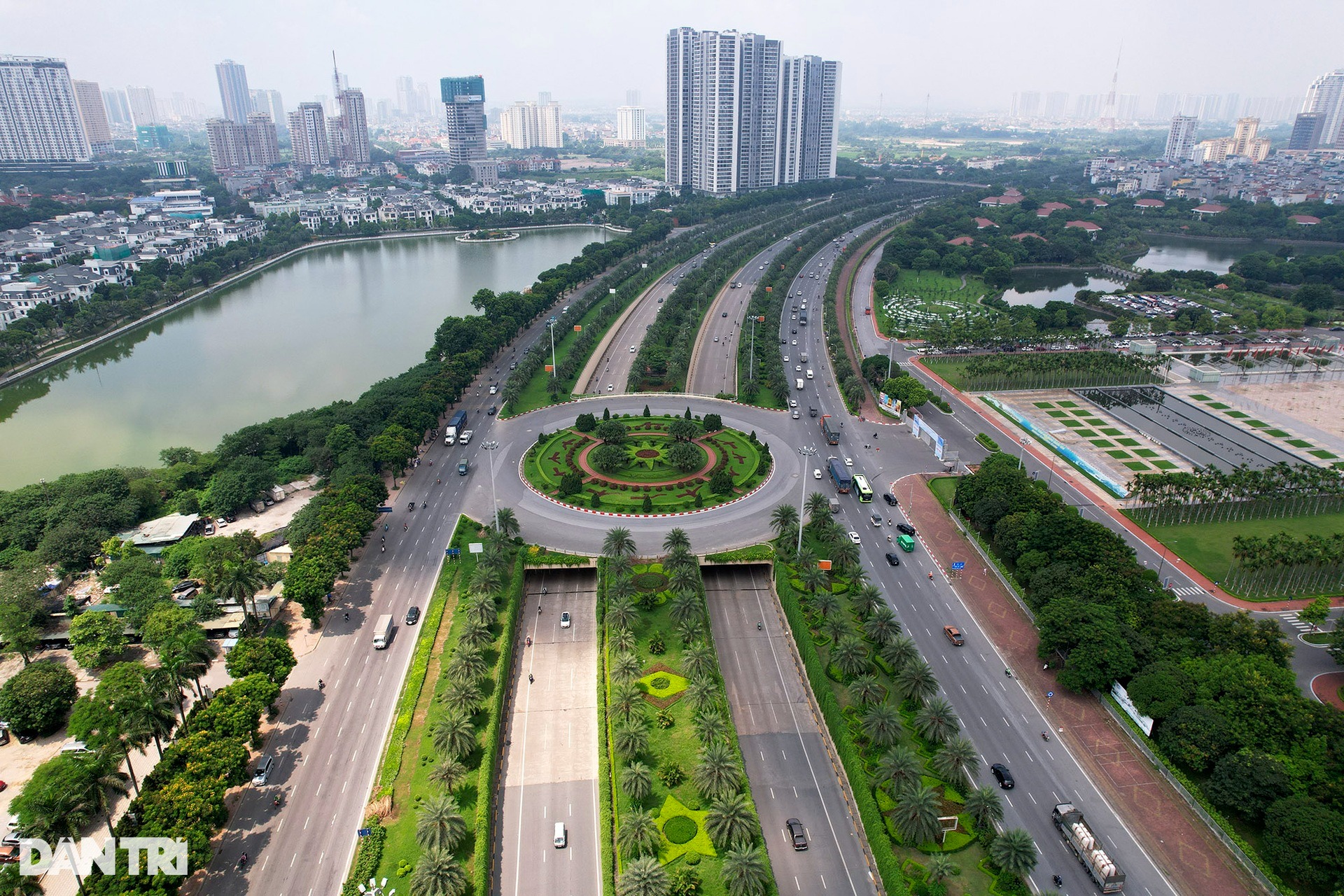 &quot;Mát mắt&quot; khi đi trên Đại lộ dài nhất Việt Nam  - Ảnh 3.