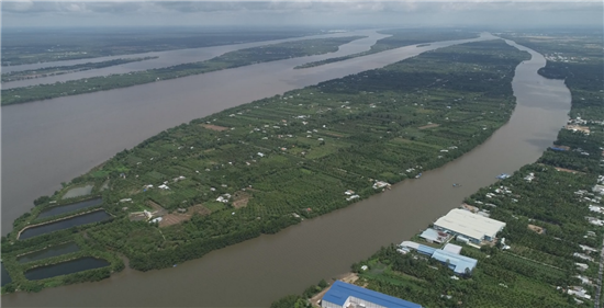 Vùng đất này ở Trà Vinh có thế đất lạ, ra tới nơi thấy trái cây chín quá trời, thơm nức mùi sầu riêng - Ảnh 1.