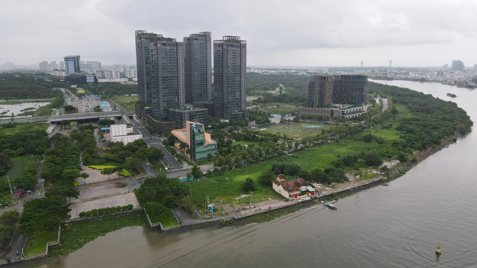 TP.HCM chấp thuận xã hội hóa nguồn kinh phí để cải tạo một đoạn bờ sông Sài Gòn - Ảnh 2.