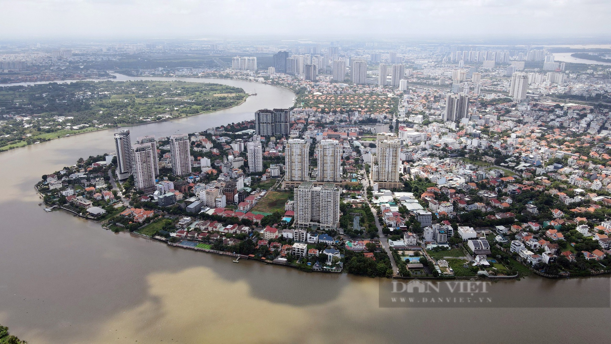 Đối lập hai bên bờ sông Sài Gòn: nơi nhà cao tầng san sát, nơi vẫn giữ vẻ hoang sơ - Ảnh 8.