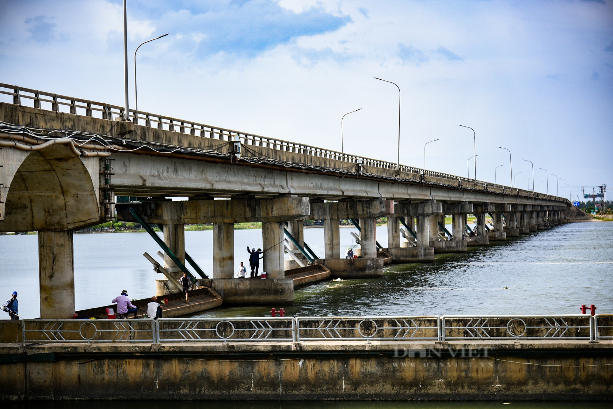 Cận cảnh hiện trạng đập ngăn mặn, giữ ngọt lớn nhất Đông Nam Á tại Huế trước thời điểm đại tu - Ảnh 3.