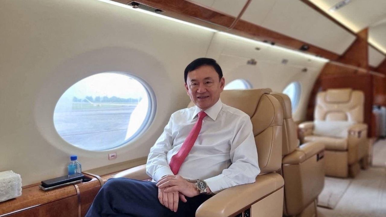 Ông Thaksin vừa về Thái Lan đã bị kết án 8 năm tù - Ảnh 1.