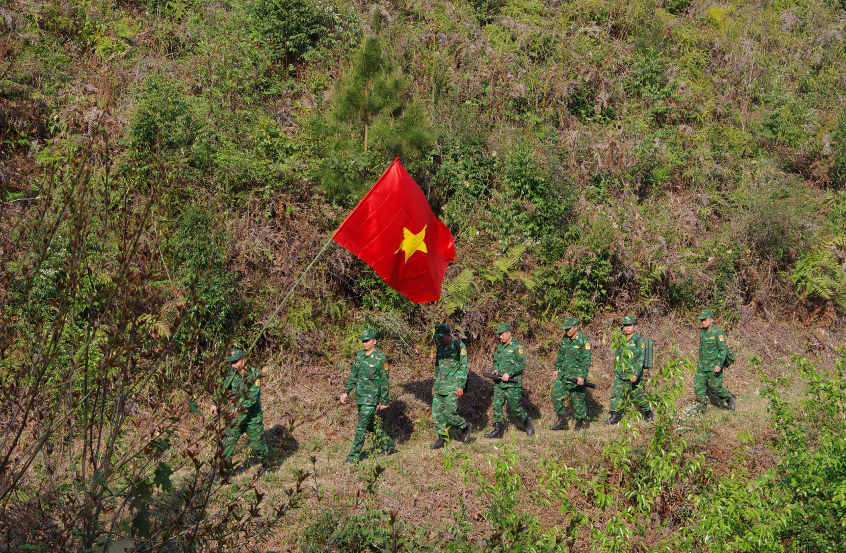 Hà Giang: Huy động sức mạnh toàn dân để bảo vệ vững chắc chủ quyền, an ninh biên giới - Ảnh 1.