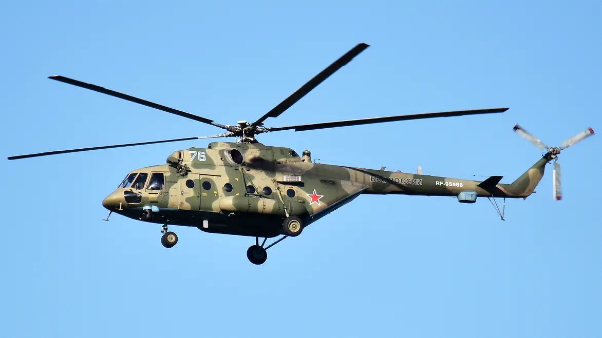 Bị Tình báo Ukraine mua chuộc, phi công Nga lái trực thăng Mi-8 tới 'dâng' cho Ukraine - Ảnh 1.