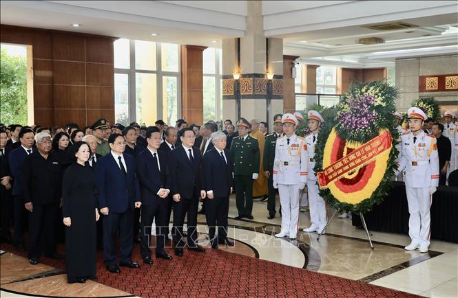 Lãnh đạo Đảng, Nhà nước viếng Phó Thủ tướng Lê Văn Thành - Ảnh 2.