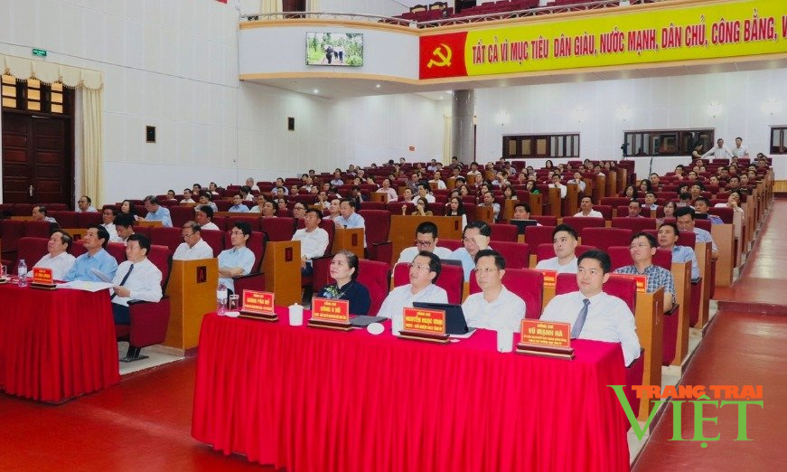 Lai Châu thực hiện đạt và vượt 22 chỉ tiêu đề ra trong Nghị quyết Đại hội Đảng bộ tỉnh lần thứ XIV - Ảnh 1.