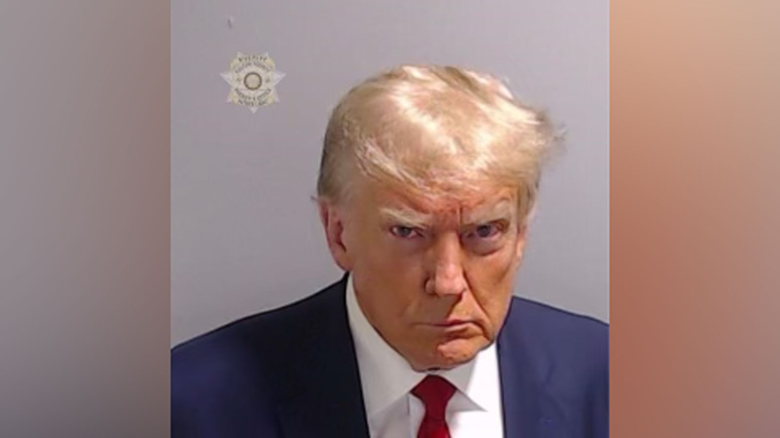 Trump đầu thú tại nhà tù Atlanta - Ảnh 2.