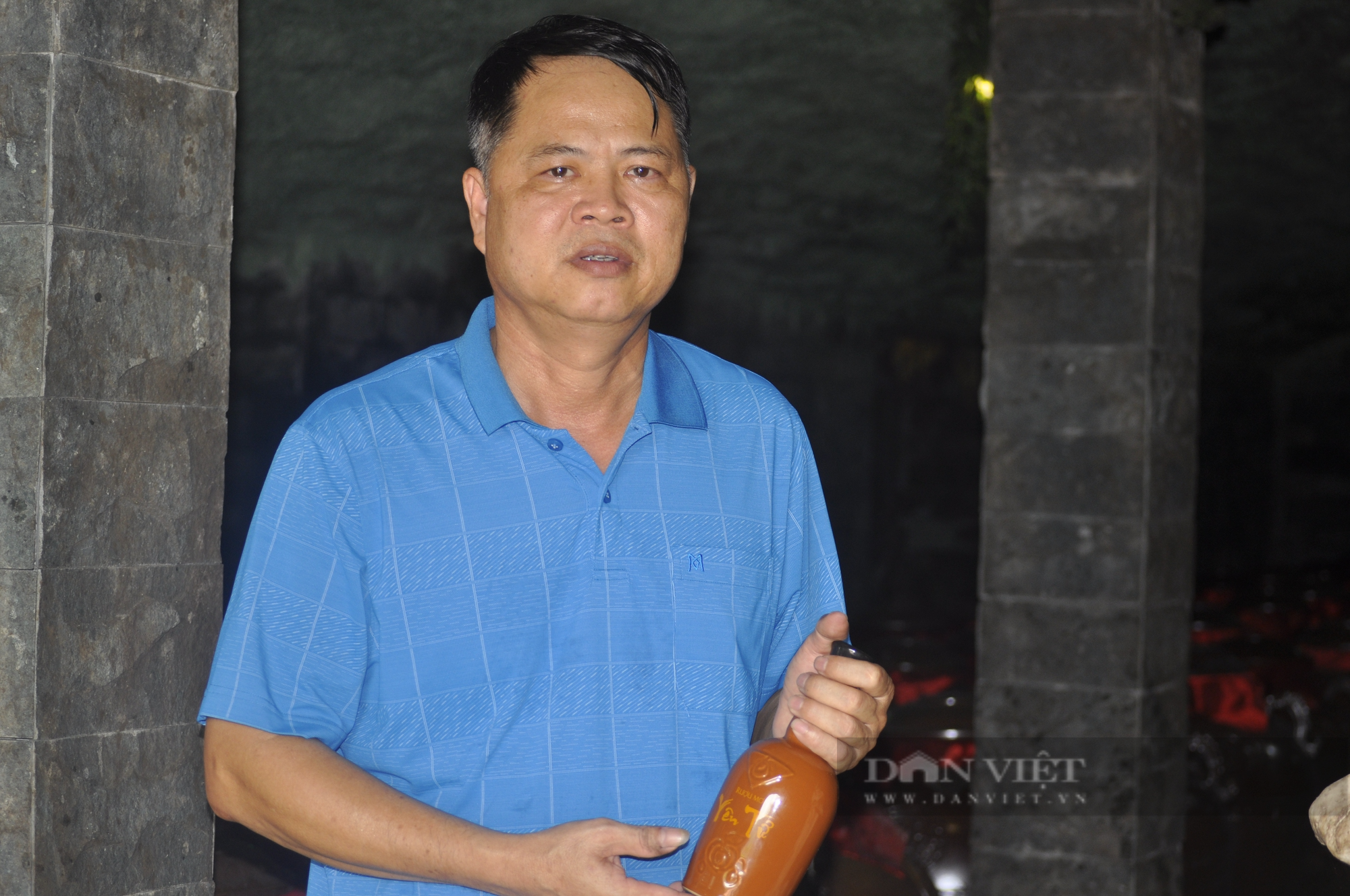 Ông nông dân Quảng Ninh hơn 40 năm gắn bó với rượu mơ, trở thành Nông dân Việt Nam xuất sắc 2023 - Ảnh 2.