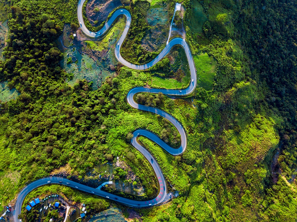 Đèo Long Lanh dài hơn 30km nối TP Nha Trang với tỉnh nào của Tây Nguyên khiến dân phượt mê mẩn, thẩn thờ? - Ảnh 1.