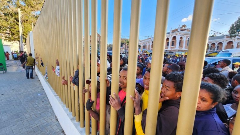 Giẫm đạp tại SVĐ quốc gia Madagascar khiến 13 người thiệt mạng - Ảnh 1.