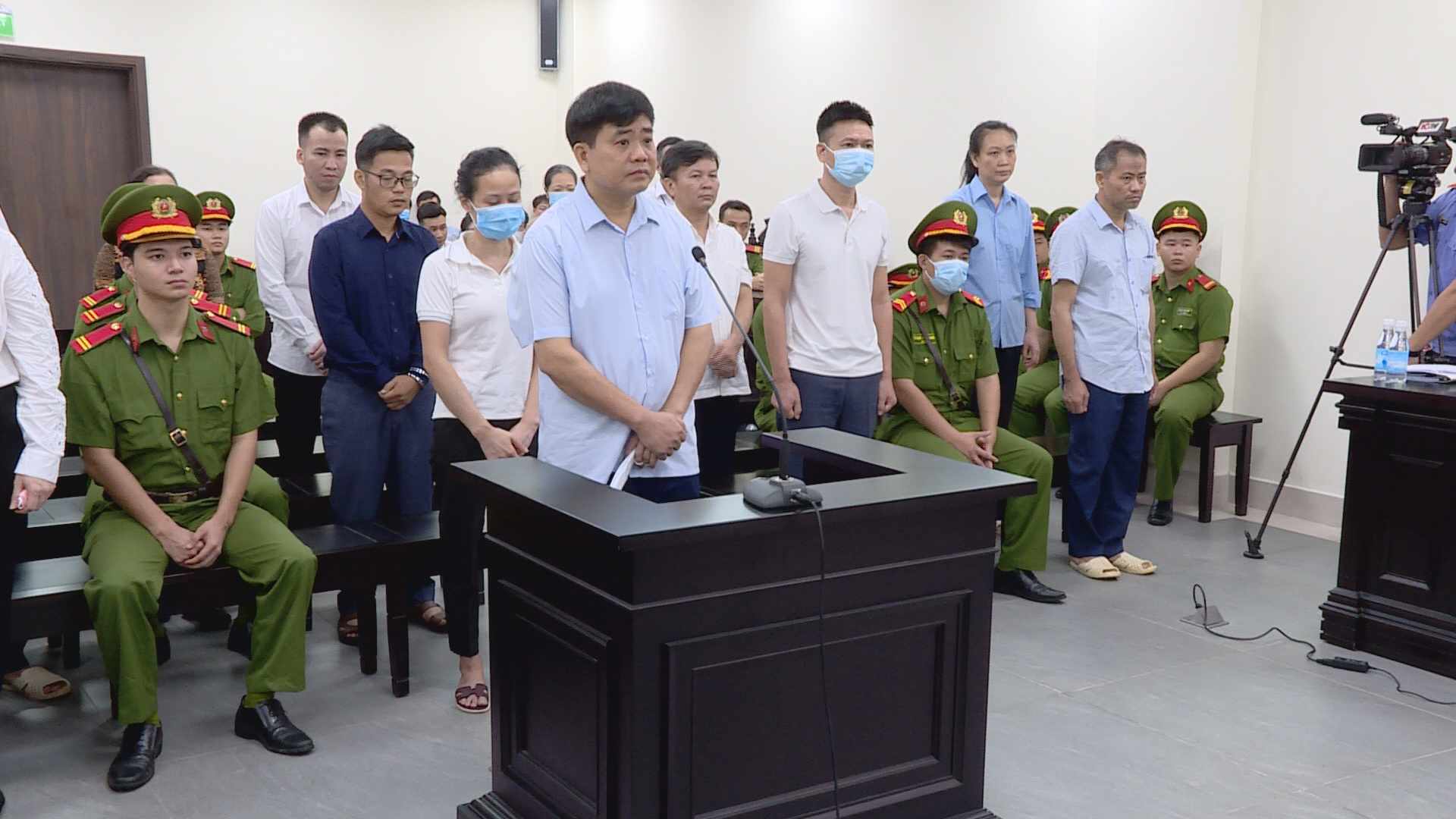 Cựu Chủ tịch Hà Nội Nguyễn Đức Chung bị cho “quanh co chối tội”, cần nhận 2 – 3 năm tù - Ảnh 1.