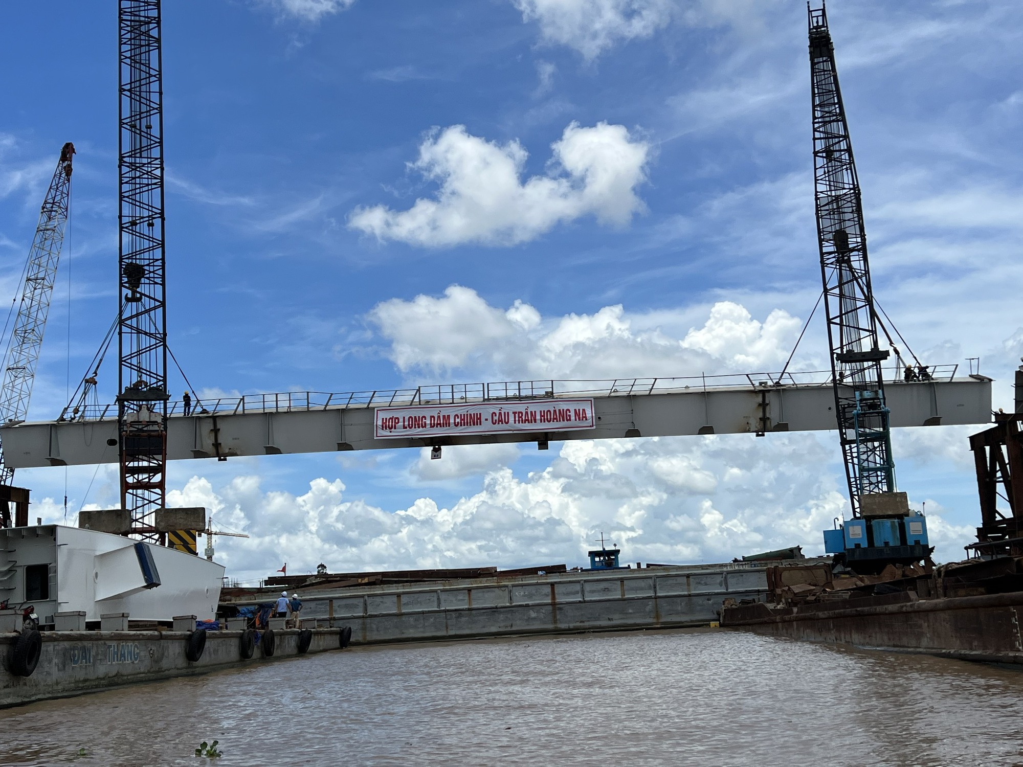 Cầu Trần Hoàng Na gần 800 tỷ đồng bắc qua sông Cần Thơ hợp long sau 3 năm thi công - Ảnh 3.
