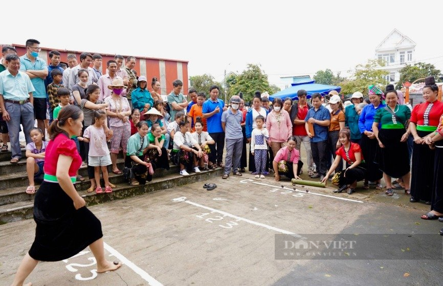 Lai Châu: Gần 300 vận động viên, diễn viên tham gia Ngày hội Văn hóa, thể thao các dân tộc huyện Tân Uyên - Ảnh 2.