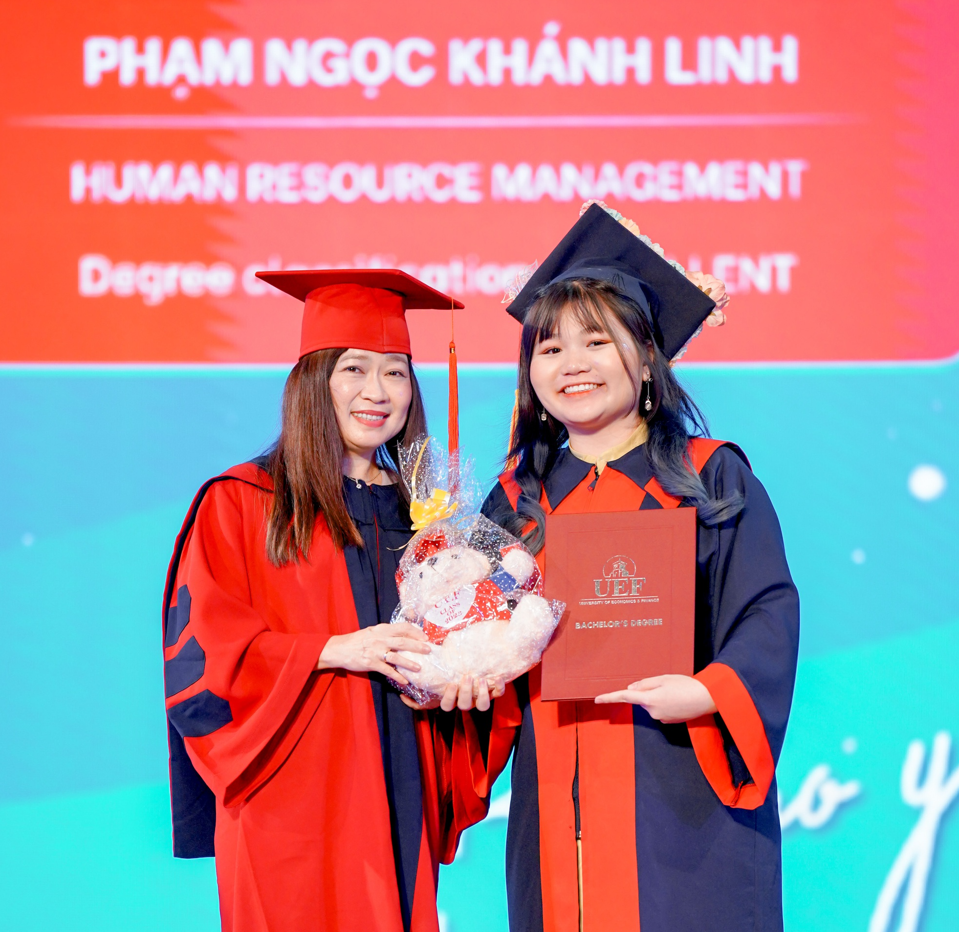 Nam sinh viên Lào tốt nghiệp ĐH loại giỏi sau 3 năm học - Ảnh 5.