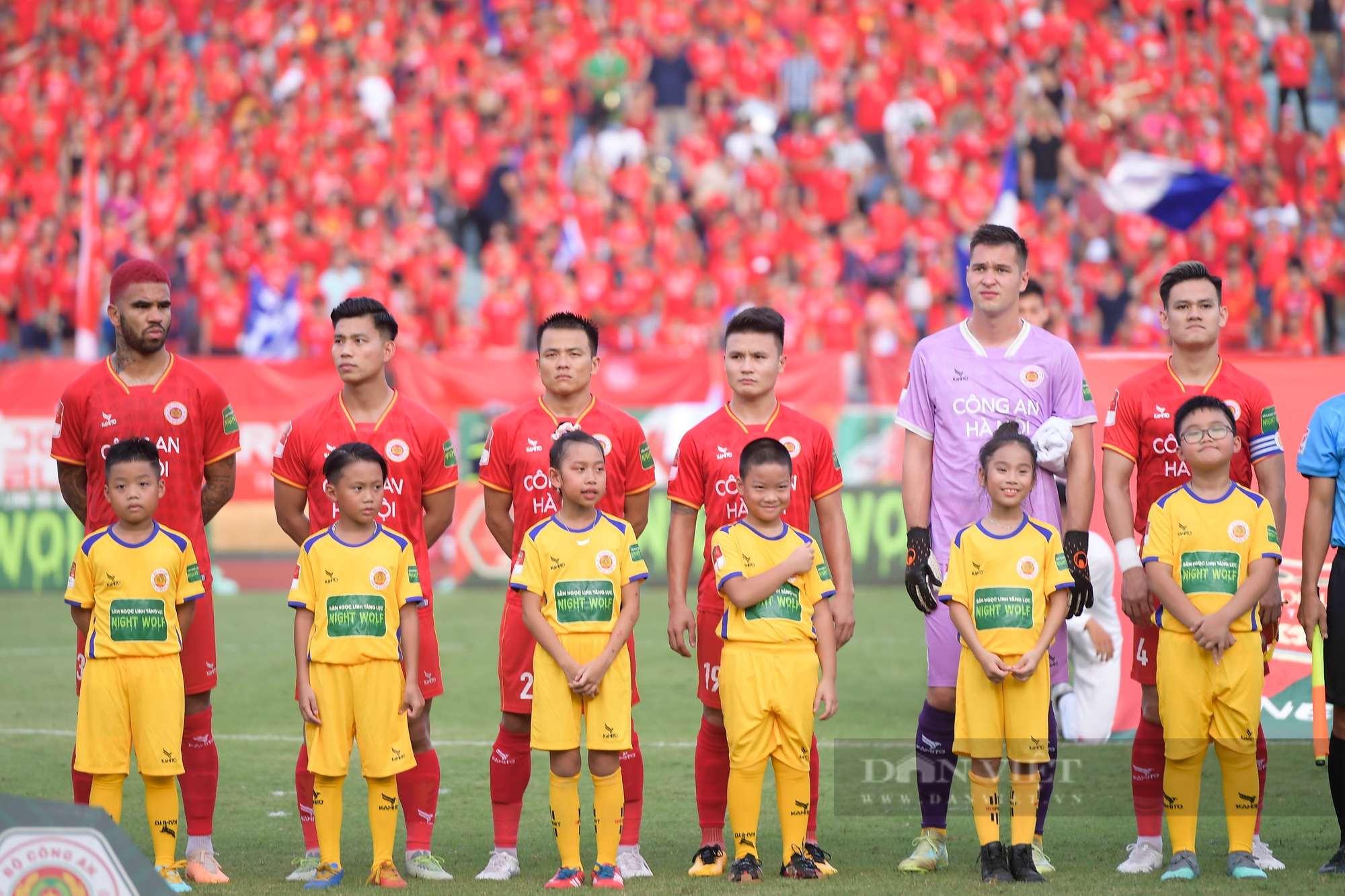 CLB CAHN giành ngôi vô địch ngay ở mùa đầu thăng hạng V-League - Ảnh 1.