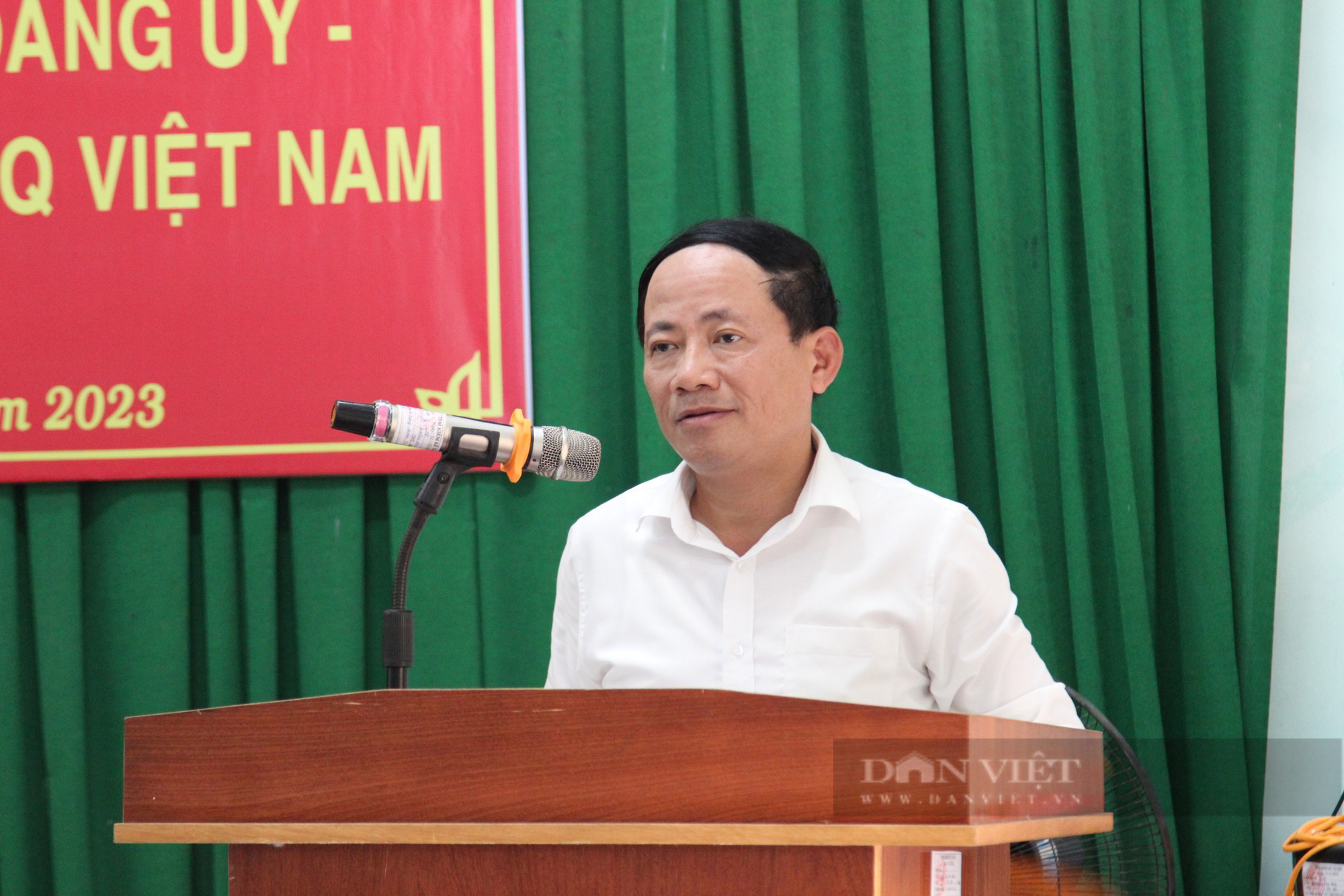 Chủ tịch UBND tỉnh Bình Định Phạm Anh Tuấn thăm người dân xã đảo Nhơn Châu - Ảnh 3.