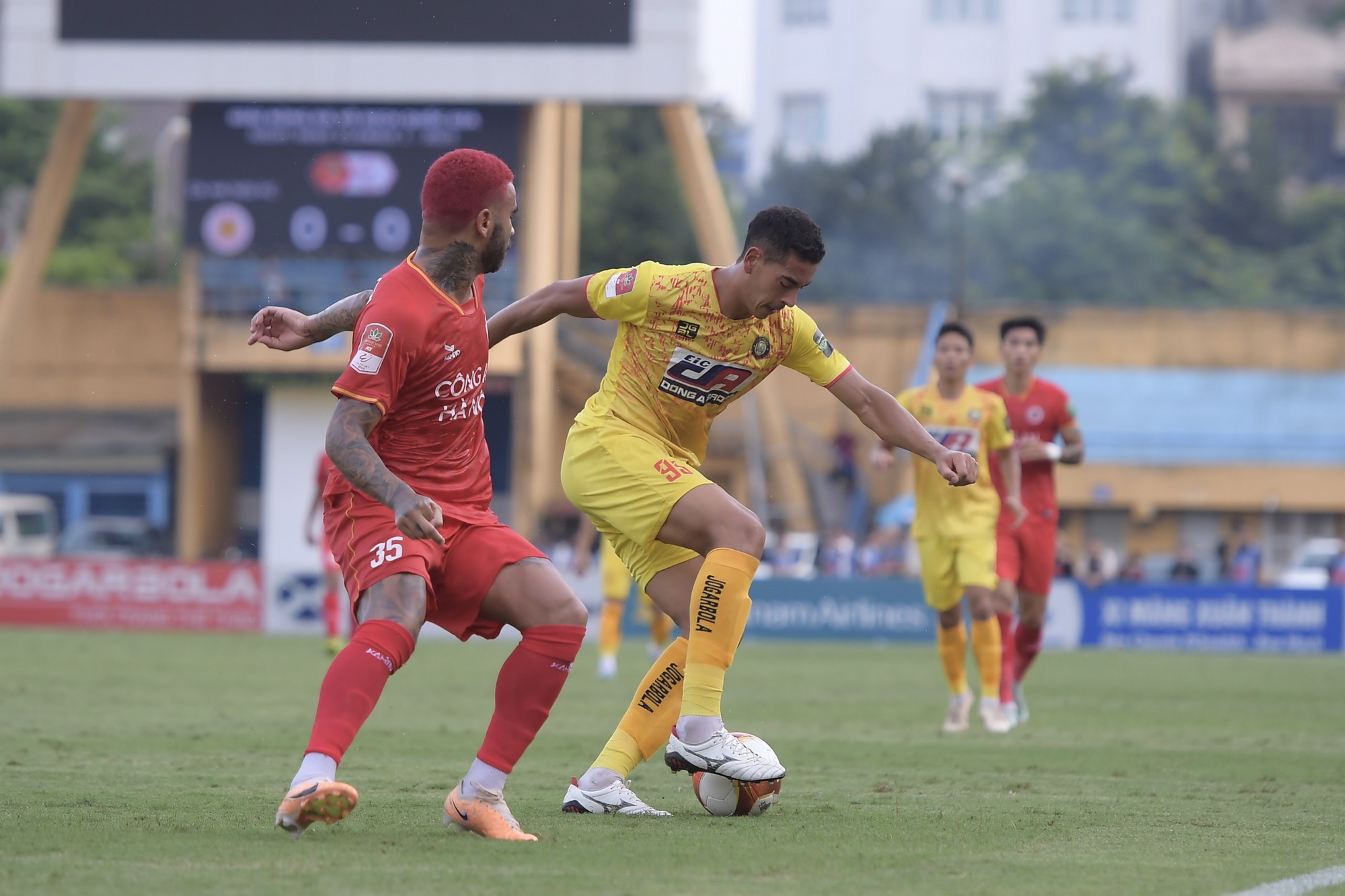 Gustavo tỏa sáng giúp CAHN vô địch V.League lịch sử - Ảnh 2.