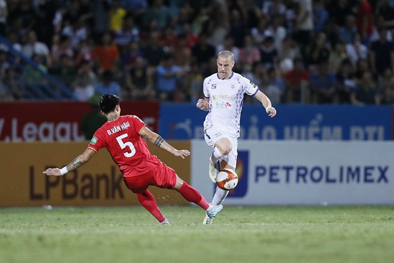 Đoàn Văn Hậu: &quot;Vô địch V.League cùng CAHN rất khác khi đăng quang cùng CLB Hà Nội&quot; - Ảnh 1.