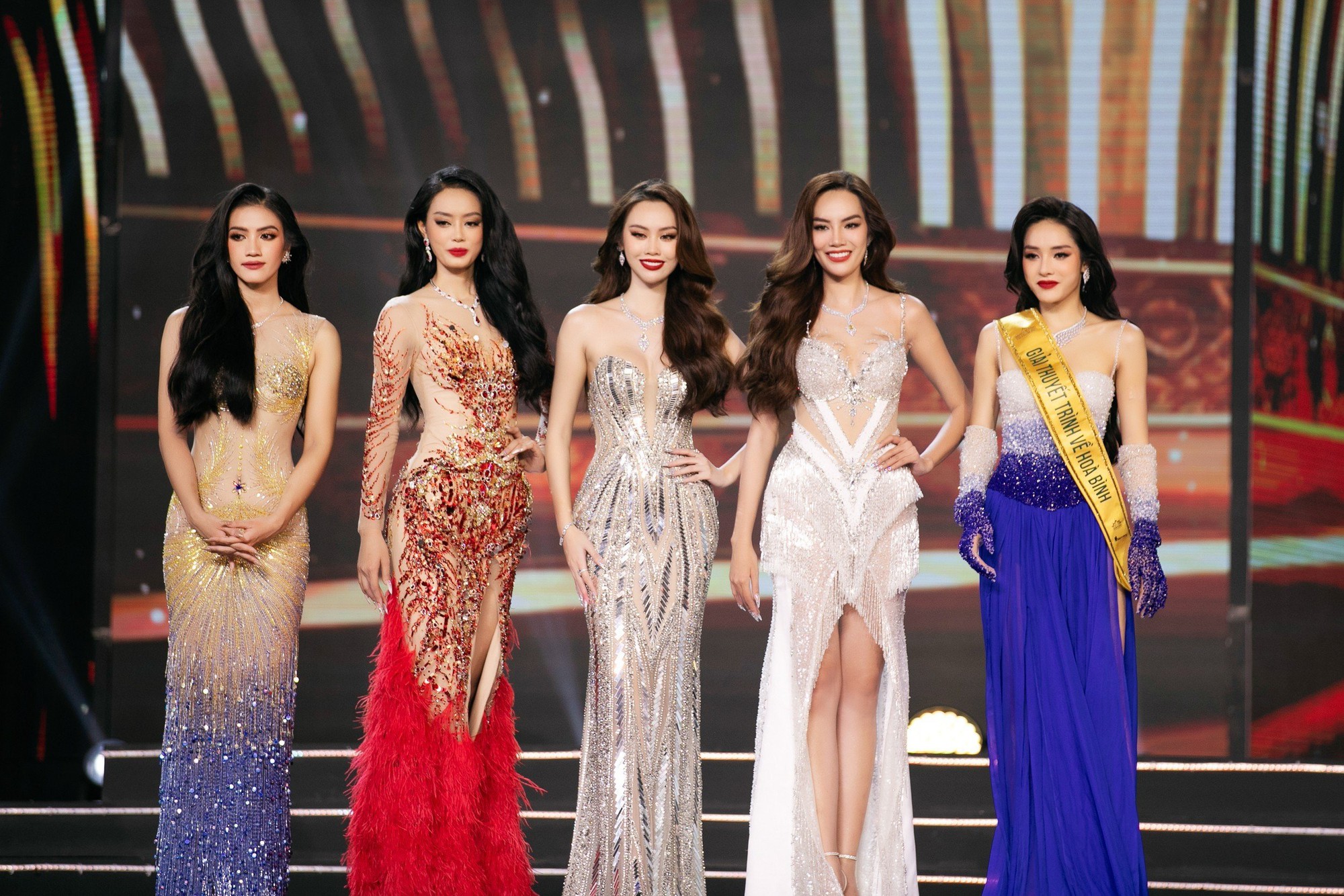 Chung kết Miss Grand Vietnam 2023: Lê Hoàng Phương hay Bùi Khánh Linh, ai sẽ kế nhiệm Hoa hậu Đoàn Thiên Ân? - Ảnh 15.