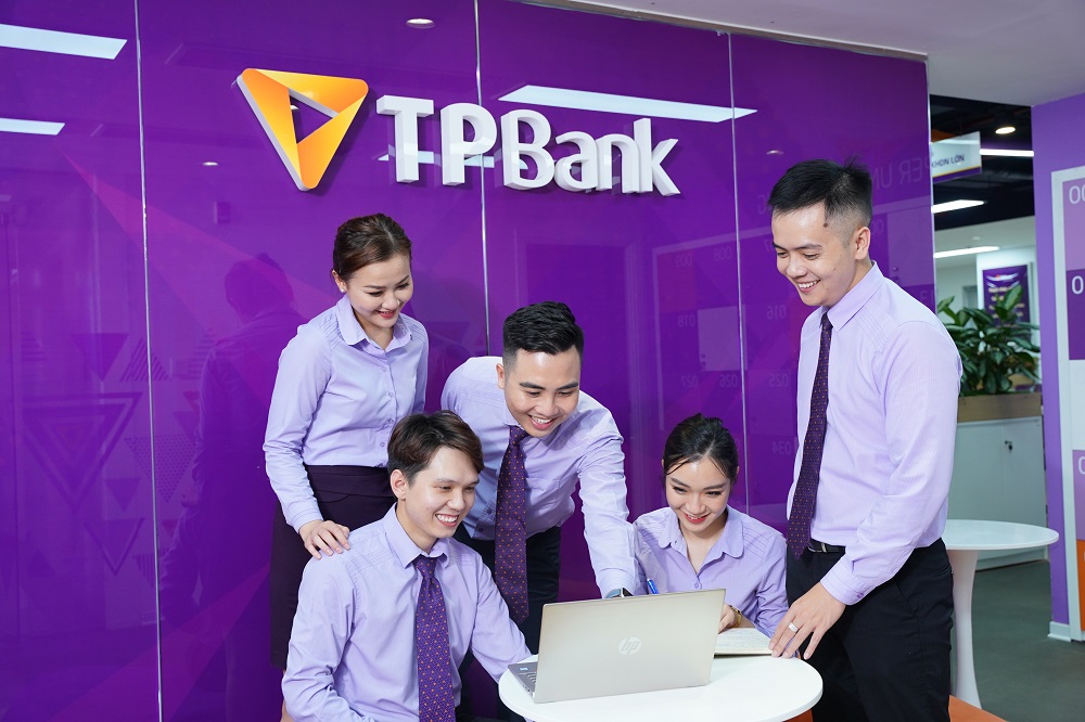 Chủ động hỗ trợ khách hàng, TPBank giảm phí, hạ lãi suất, tung loạt gói vay ưu đãi - Ảnh 1.