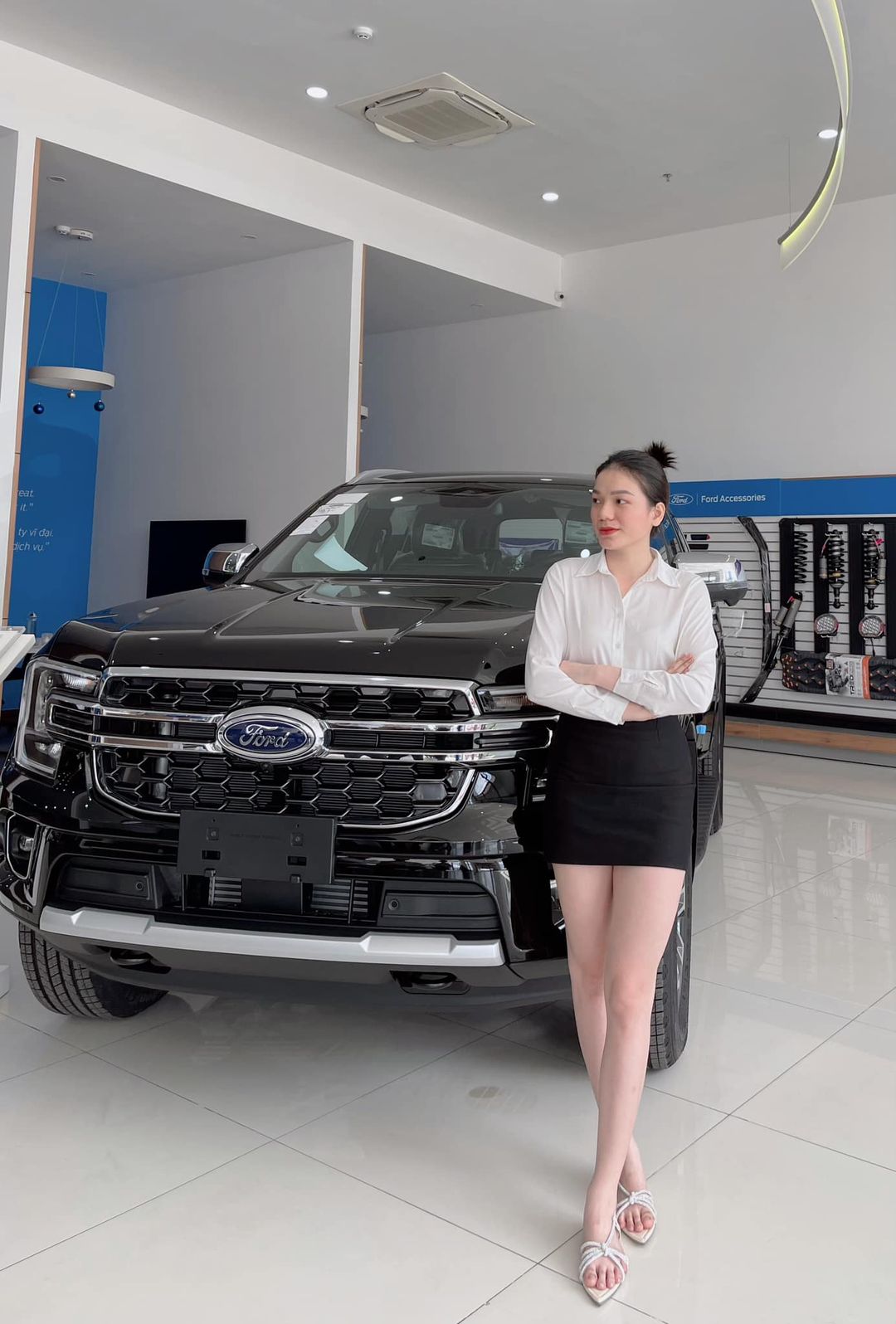 Giá xe Ford Everest tháng 8/2023: Lần đầu giảm &quot;sốc&quot; cả trăm triệu đồng tháng Ngâu - Ảnh 1.