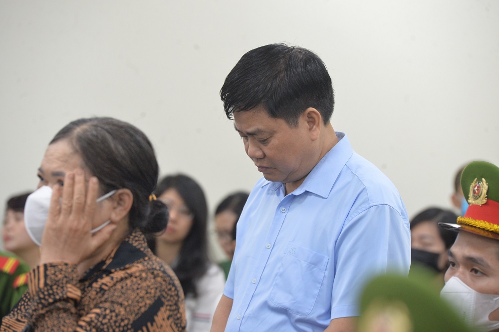 Ông Nguyễn Đức Chung được tuyên án nhẹ hơn đề nghị của viện kiểm sát vì “nhận trách nhiệm người đứng đầu” - Ảnh 1.
