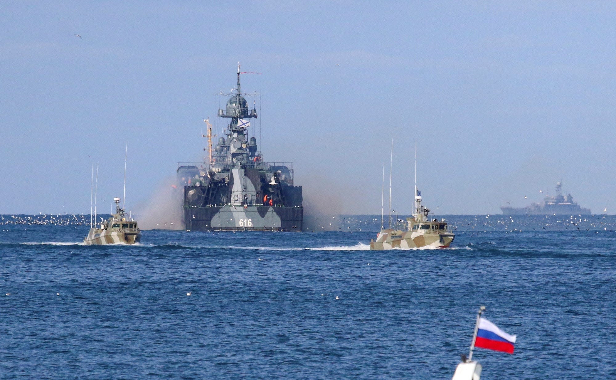 Tiết lộ loại vũ khí nguy hiểm của Ukraine ẩn sâu dưới nước dùng để tấn công tàu chiến Nga - Ảnh 1.
