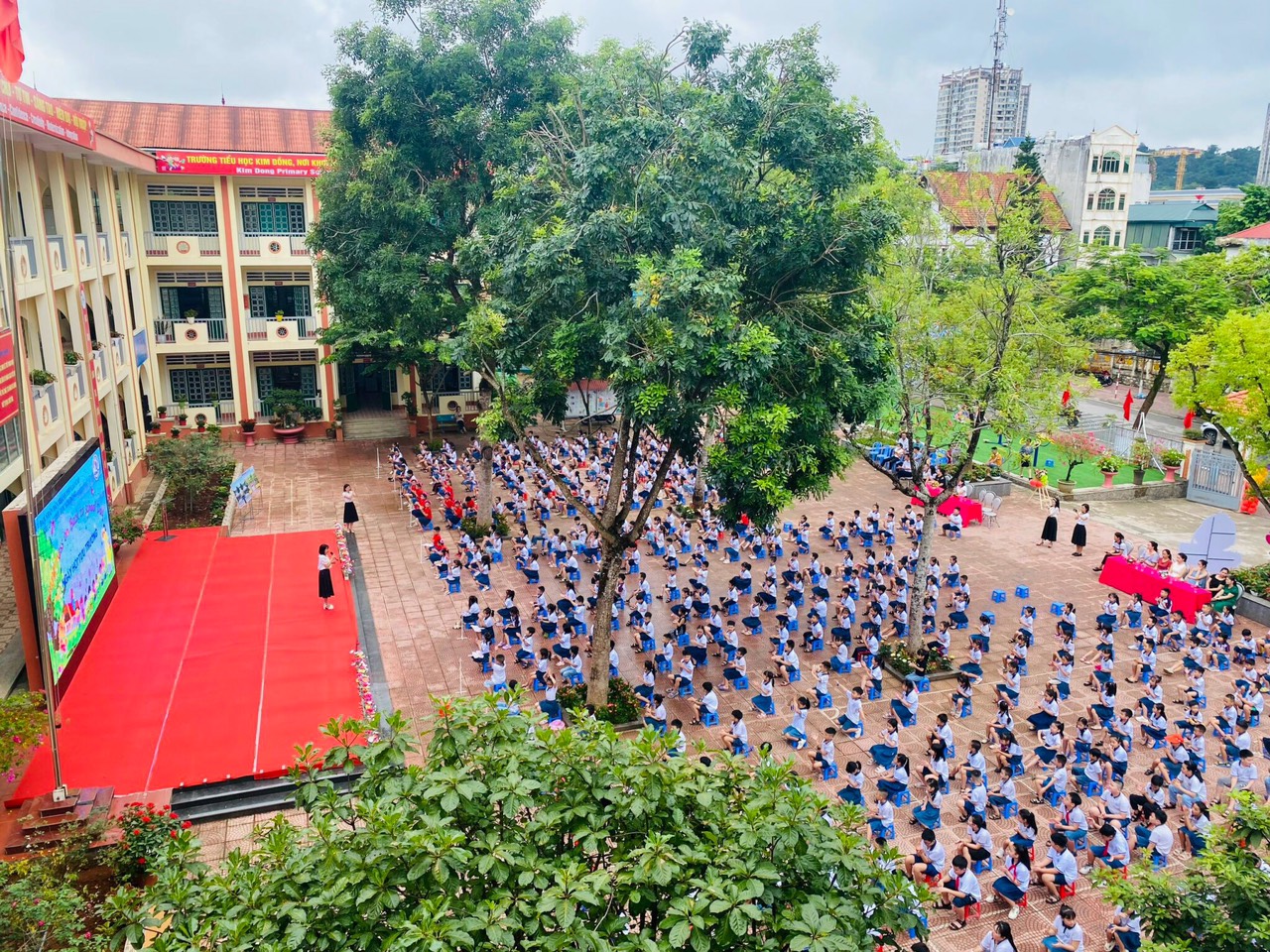 Hàng trăm nghìn học sinh Lào Cai tựu trường - Ảnh 5.