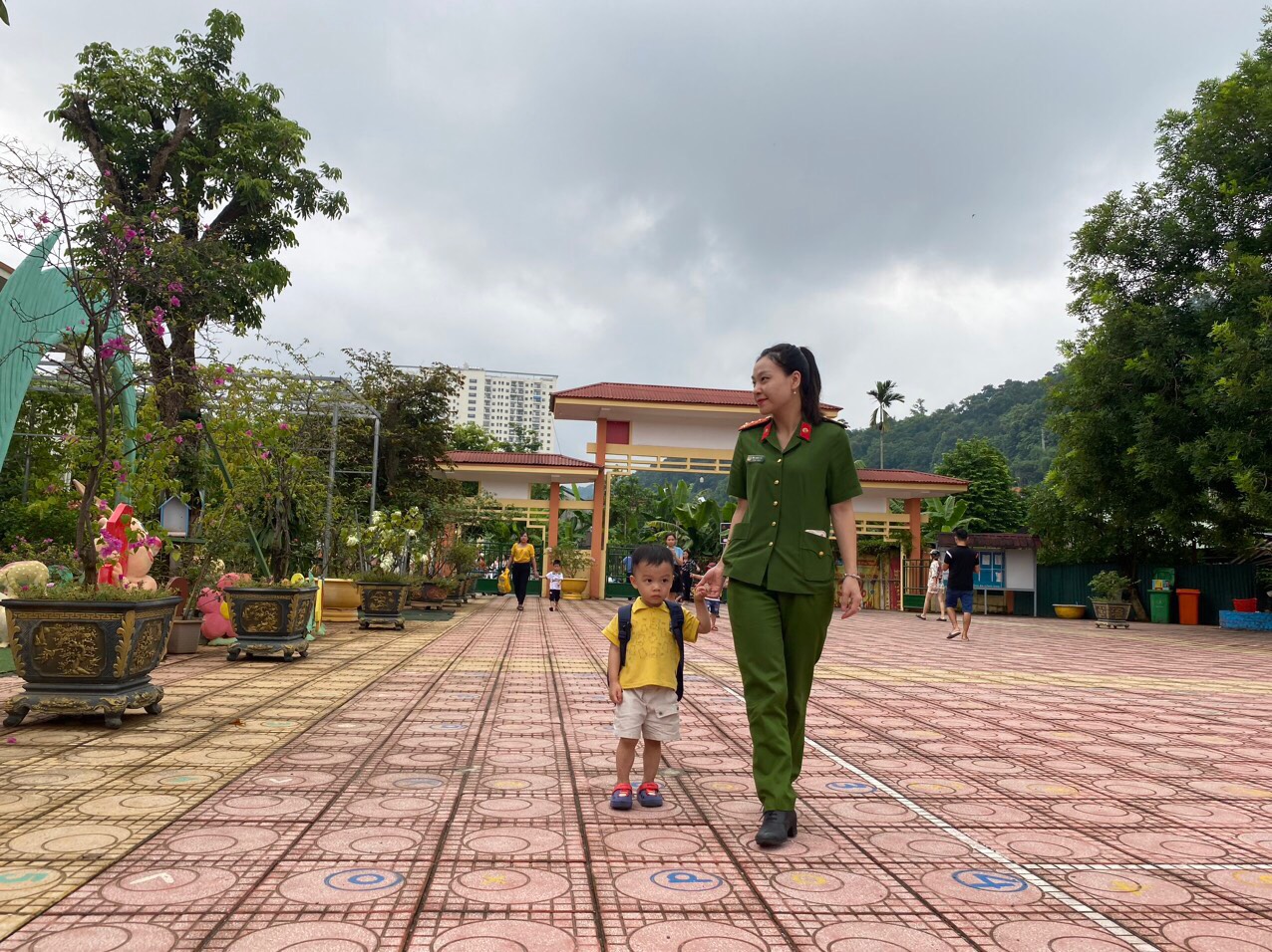 Hàng trăm nghìn học sinh Lào Cai tựu trường - Ảnh 2.